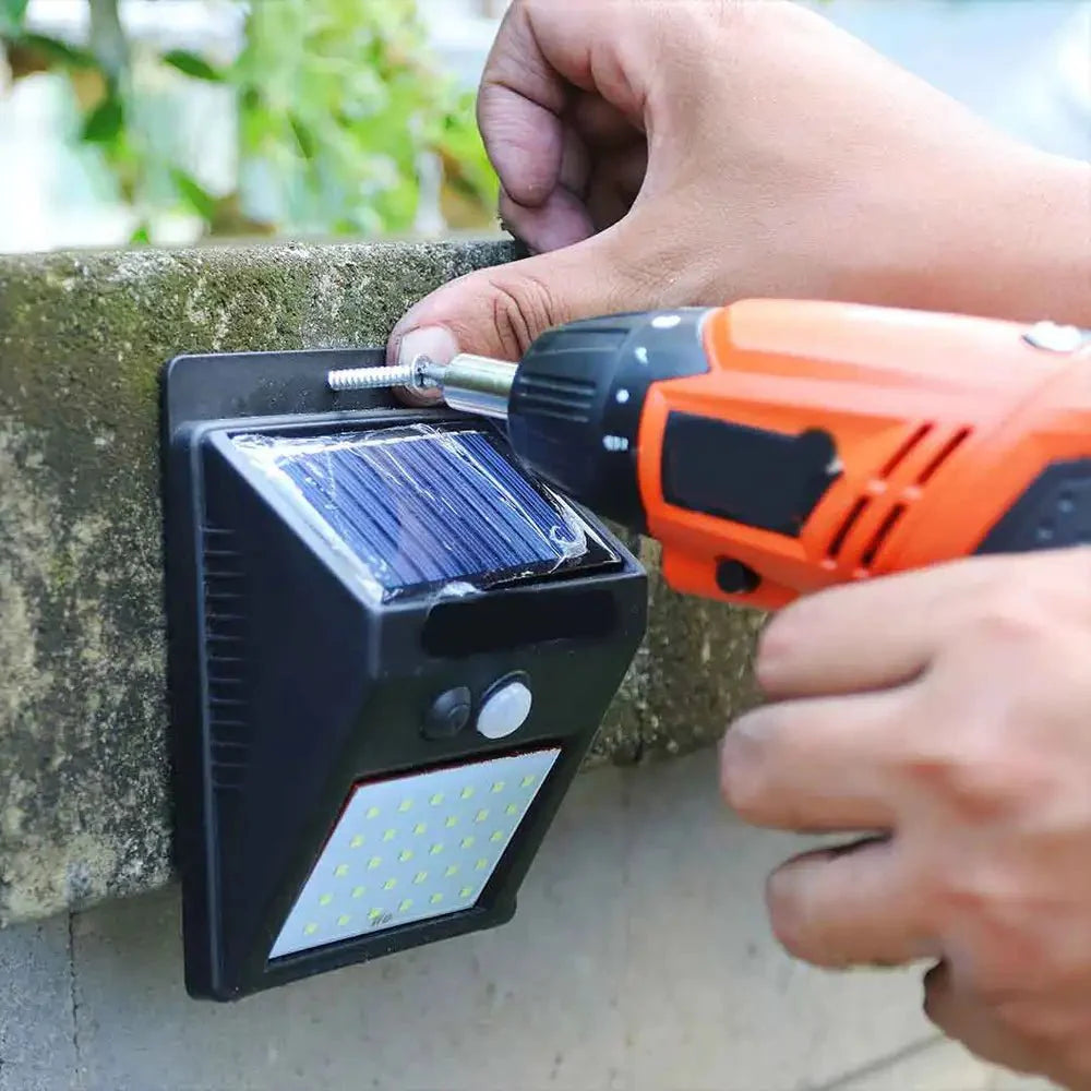 مصباح يعمل بالطاقة الشمسية مقاوم للماء (6 قطع) uae - Makfool